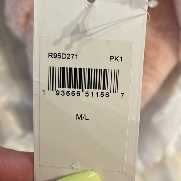 Plush slippers BNWT - Picture 6 of 6